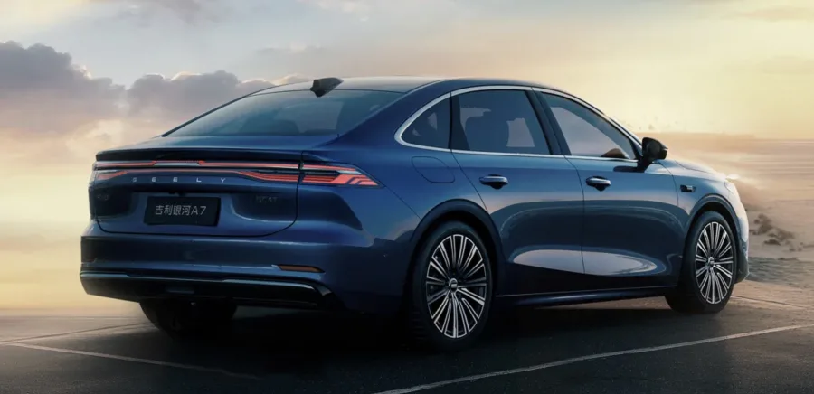 O Galaxy A7 aposta em um motor 1.5 que atua como gerador e um sistema elétrico eficiente, alcançando consumo estimado de 50 km/l.