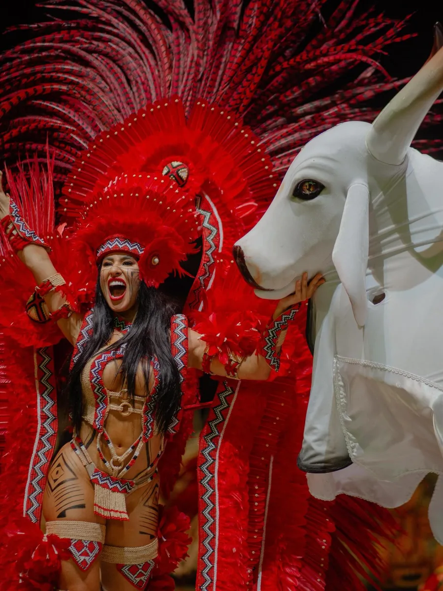 Isabelle Nogueira celebrou nas redes a vitória do Garantido, após seis anos de jejum. Sua postagem gerou comoção entre fãs do festival e admiradores do boi vermelho.