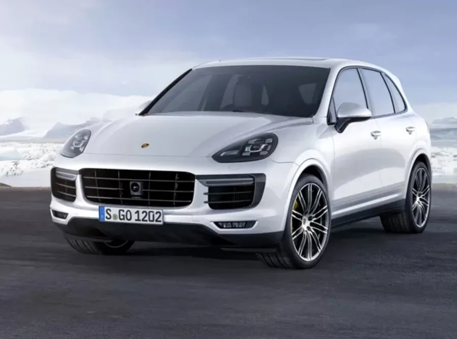Comprar um Porsche Cayenne Turbo S 4.8 V8 2017 usado exige cuidado com motor, conforto e desgaste eletrônico; veja ficha técnica, preço e fotos