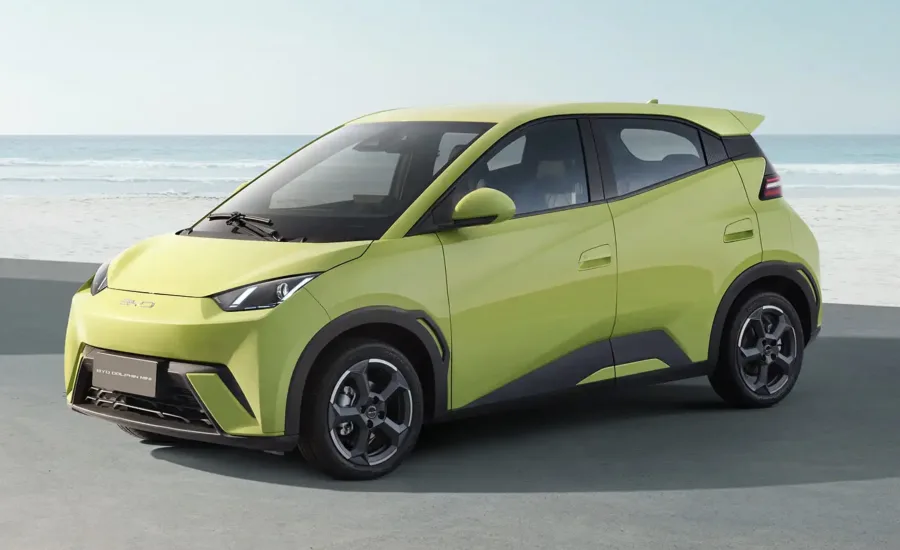 Motor elétrico dianteiro entrega 75 cv e torque de 13,8 kgfm. Acelera de 0 a 100 km/h em 14,9 segundos e alcança velocidade máxima de 130 km/h.