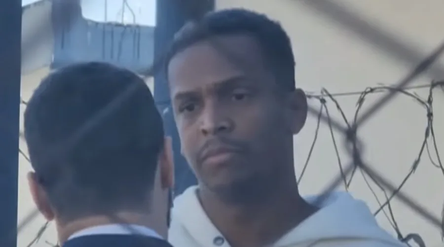 Jô, ex-Corinthians, é solto após nova prisão por pensão e desabafa sobre crise financeira atual