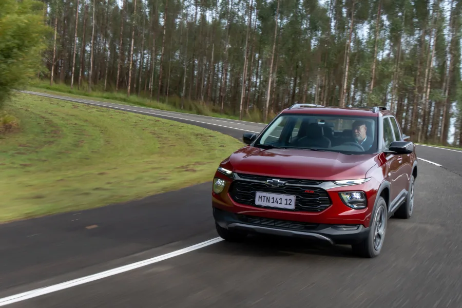 A linha 2026 da Chevrolet Montana chega ao mercado mantendo o visual externo, mas com grandes avanços em conectividade, segurança e equipamentos internos.