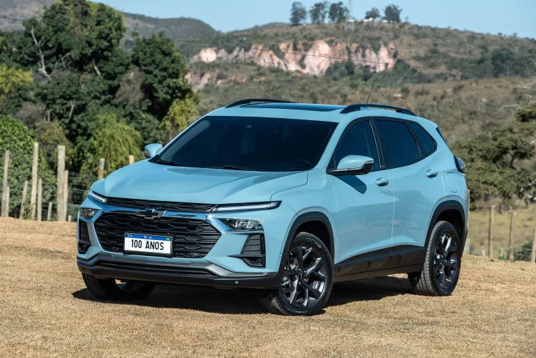 Chevrolet Tracker 2026 muda visual e promete menos dor de cabeça na manutenção da correia dentada banhada a óleo