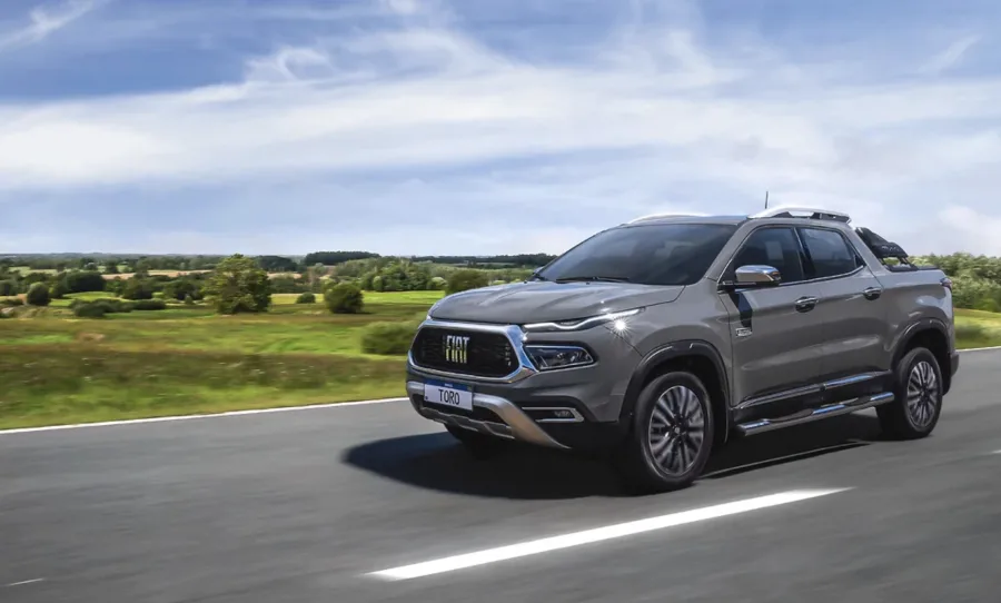 A Fiat Toro alcançou 600 mil unidades produzidas no Brasil e não foi à toa: com nova motorização 2.2 turbodiesel, a picape virou uma máquina de torque, entregando 200 cv e acelerando melhor que nunca.