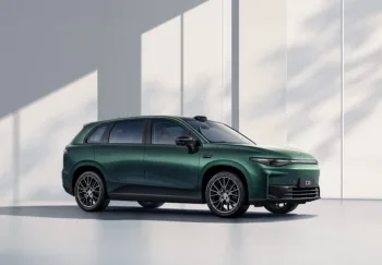 Carro elétrico C10 da Leapmotor chega ao Brasil com alcance de até 1.190 km e motor gerador