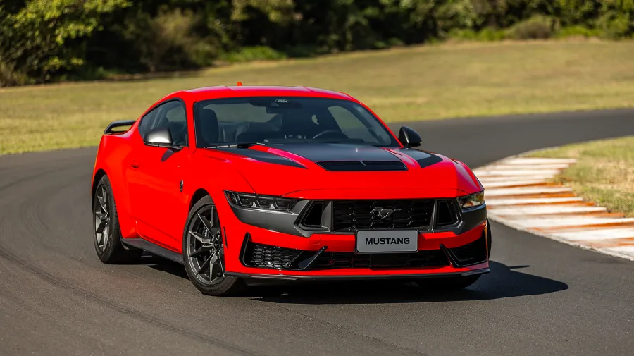 Mustang Black Horse não existe, é Mustang Dark Horse e ele vem para o Brasil; Google Trends mostra erro nas buscas