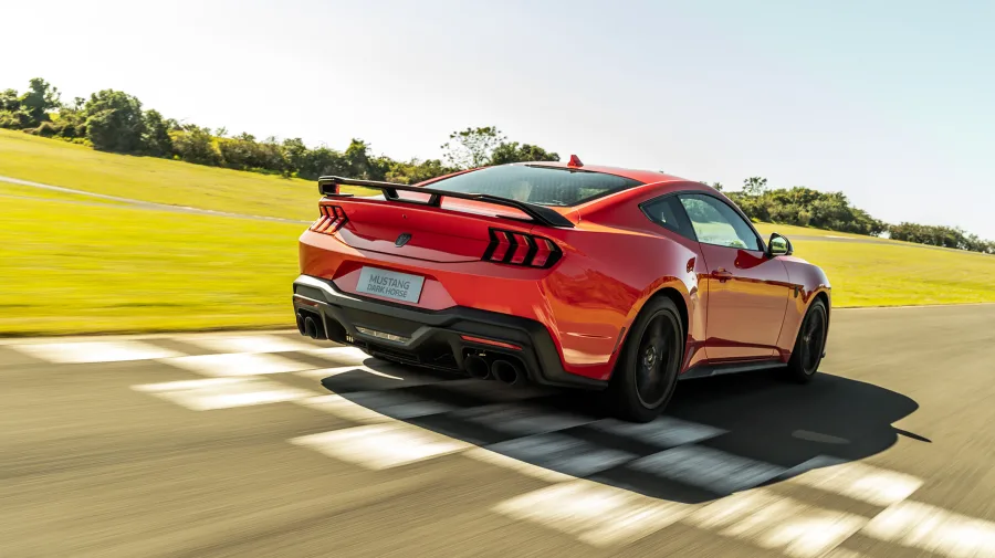 Mustang mais potente da história da Ford chega ao Brasil com motor V8 e preço elevado