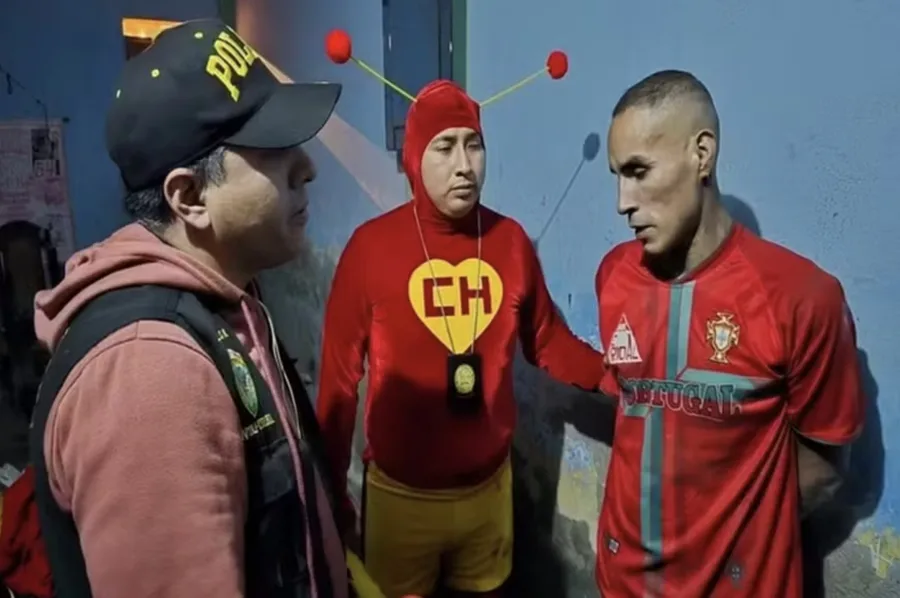Policial vestido de Chapolin prende bandido no Peru