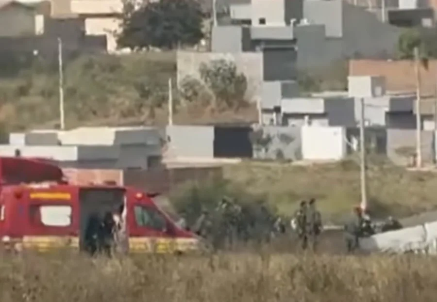 VÍDEO: avião cai em Rio Preto; imagens mostram queda que matou aluno e instrutor hoje