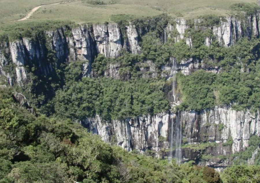 Cânion Fortaleza: VÍDEO; veja como é a Trilha nos cânions Fortaleza e Itaimbezinho, local surpreende pela beleza natural
