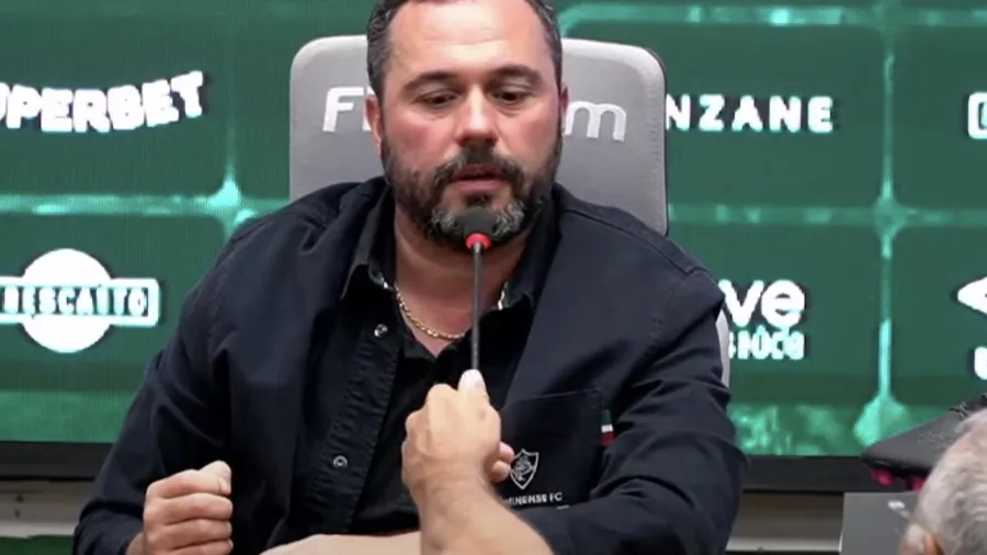 Mário Bittencourt e Jhon Arias: VÍDEO; presidente do Fluminense se emociona em despedida de Arias