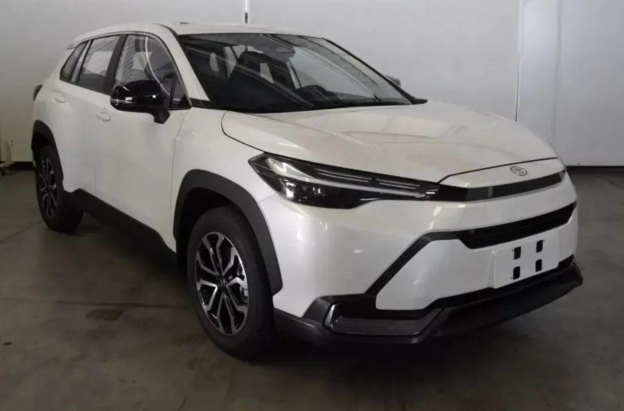 Toyota Corolla Cross fica com “cara de mau” em parceria com a GAC na China