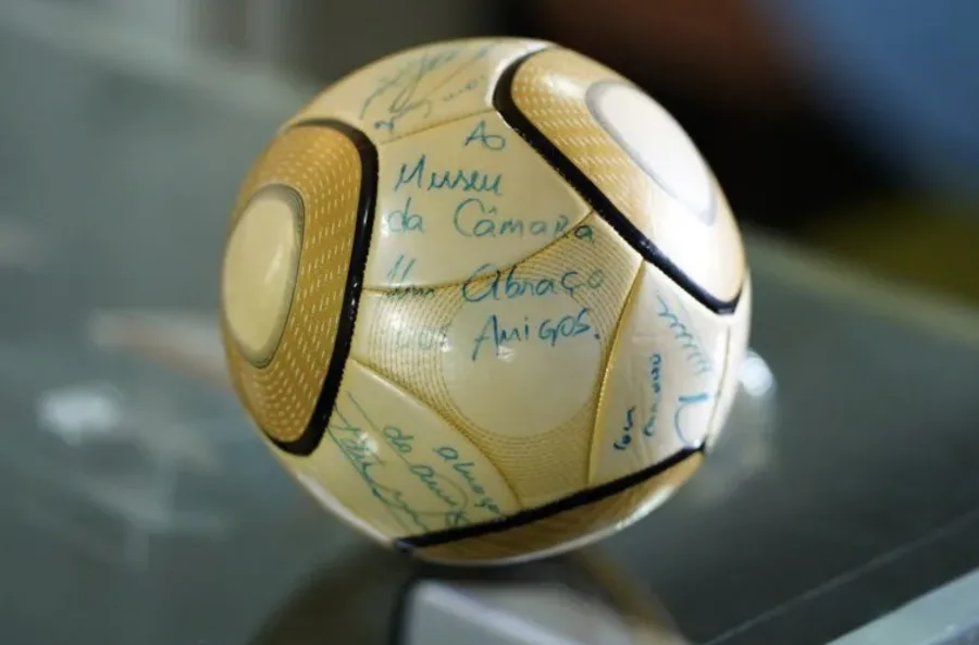 17 anos de prisão: Invasor que levou bola de Neymar da Câmara recebe dura pena em julgamento do STF