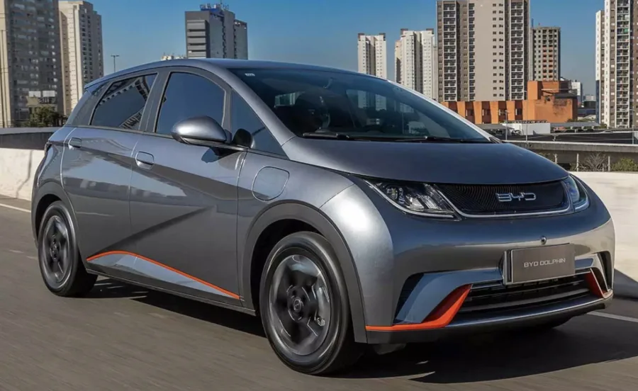 As buscas por carros elétricos usados no Brasil dispararam em 2025, com o mercado registrando um aumento de 57%.