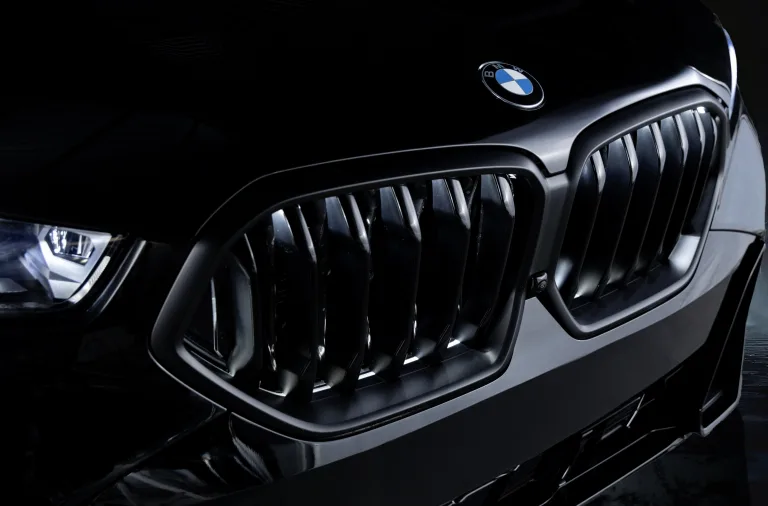 BMW X6 Dark Edition chega ao Brasil com só 50 unidades e pacote de luxo extremo