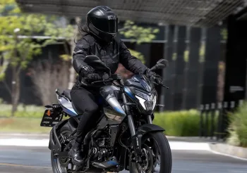 Crescimento da Bajaj no Brasil salta 222% e já supera 27 mil motos emplacadas desde 2022