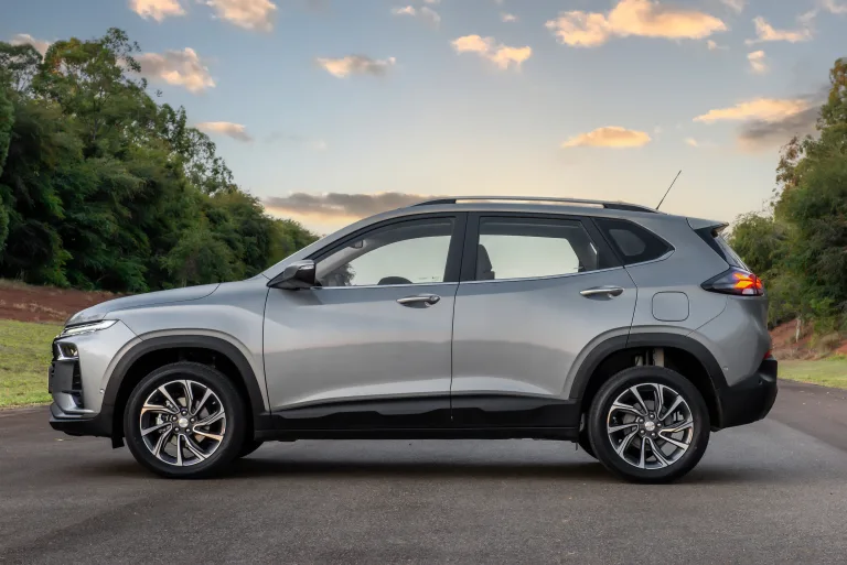 Chevrolet Tracker 2026 Premier busca sofisticação, mas preço alto desafia seu equilíbrio