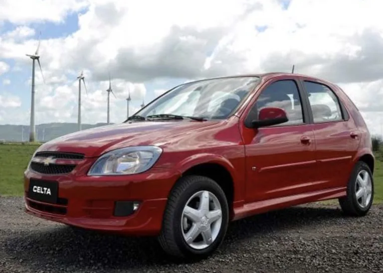 Chevrolet Celta LS 1.0 2014 usado se mantém opção urbana econômica, mas tem desempenho limitado em estrada