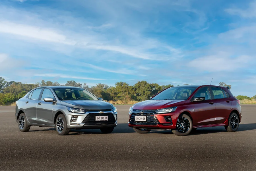 Chevrolet  Onix 2026 hatch ou sedã? O novo carro joga para os dois lados com estilo