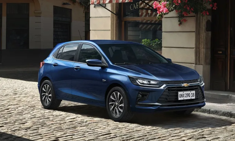 Chevrolet Onix Premier 2026: veja quantos km/l ele faz na cidade e na estrada