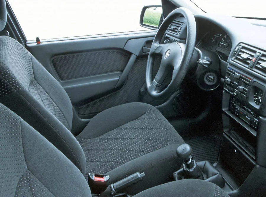 O modelo deixou de ser produzido em 1996, mas manteve status de ícone, valorizado por colecionadores e entusiastas do automobilismo.