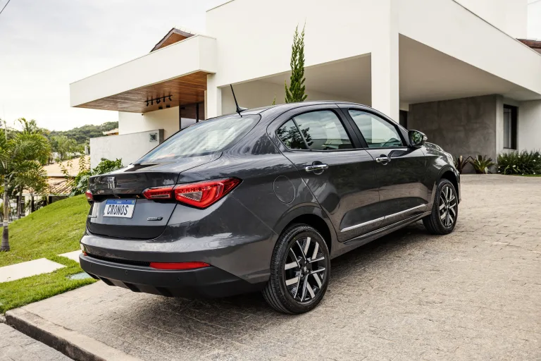 Fiat Cronos 2026: várias versões, vários estilos de vida; o sedan que tenta ser tudo para todos