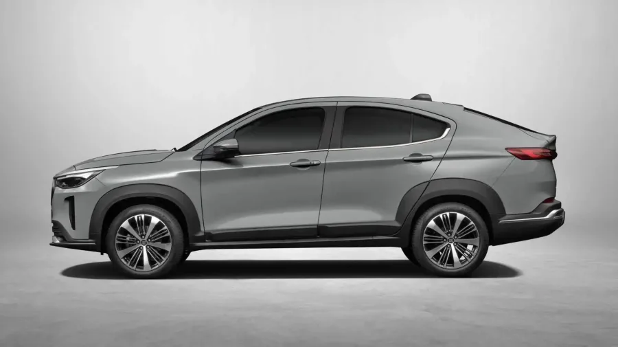 O modelo é produzido em Betim, Minas Gerais, e aposta em eficiência energética, com consumo de 12,6 km/l na cidade rodando com gasolina.