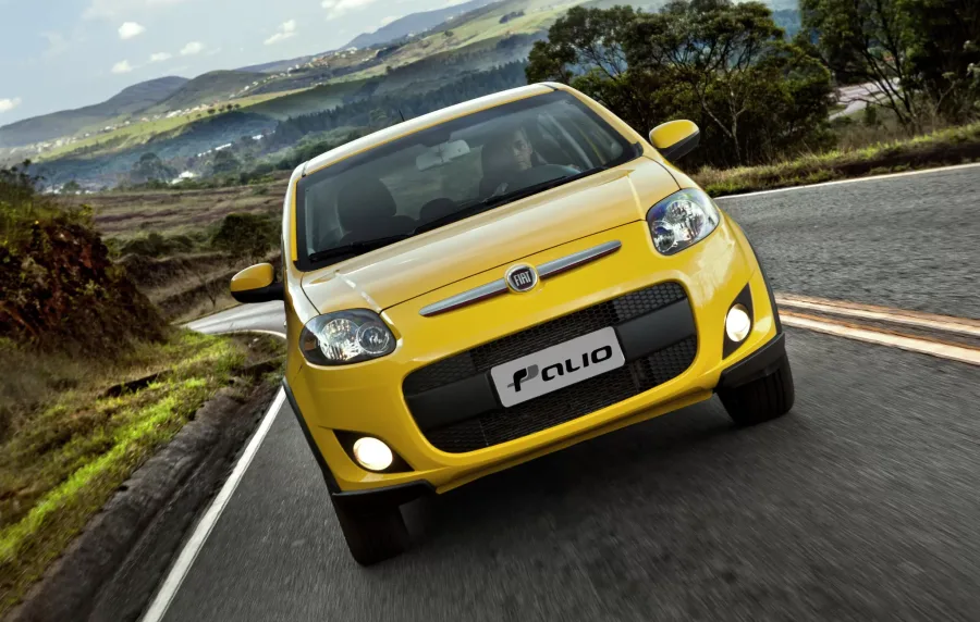 Fiat Palio Sporting 2017 manual combina desempenho, conforto e praticidade no mercado de usados