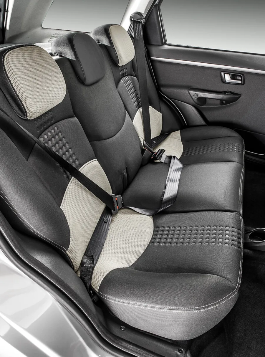 Motor 1.4 Fire entrega até 86 cv e 12,5 kgfm, é robusto e barato de manter. Funciona bem na cidade, mas encara rodovias com limitações.