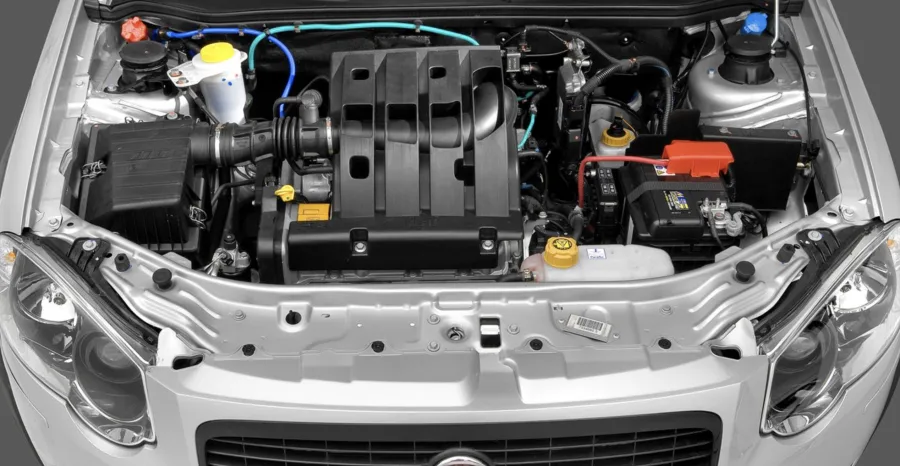 A Strada Trekking 2012 usada mantém motor 1.4 flex com até 88 cv, oferecendo força suficiente para transporte e desempenho confiável em uso urbano e rural.