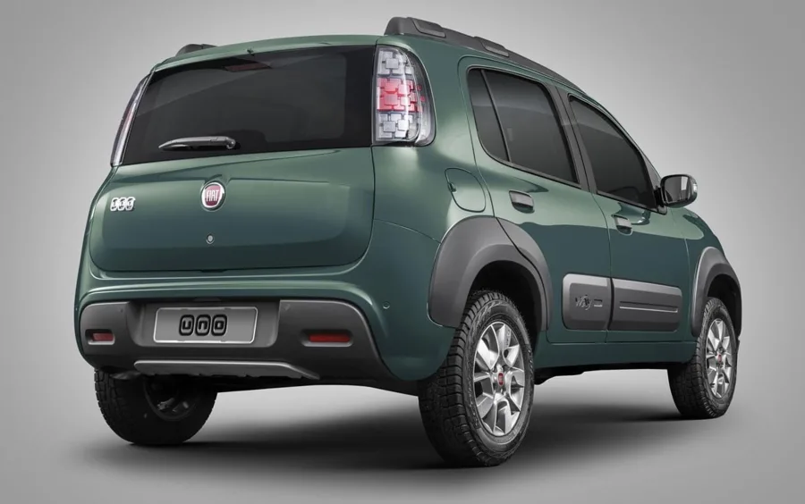 A aceleração de 0 a 100 km/h acontece em cerca de 12,5 segundos, enquanto a velocidade máxima chega a 157 km/h, desempenho suficiente para rodovias leves e cidade.