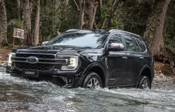 Ford Everest deve estrear no Brasil em 2026 com motor de 300 cv e tração 4×4 reduzida