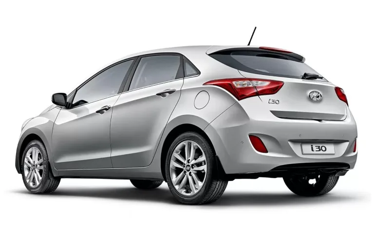Hyundai i30 2015 usado mantém estilo urbano, bom consumo e conforto, mas desempenho em rodovias limita seu uso