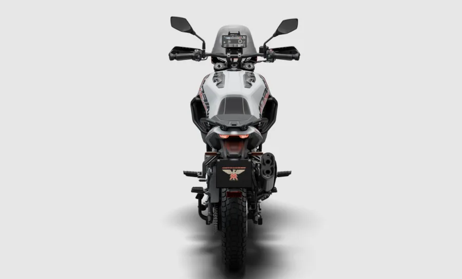 Suspensões KYB ajustáveis e freios J.Juan com ABS comutável, incluindo modo off-road, reforçam a vocação aventureira da nova Moto Morini.