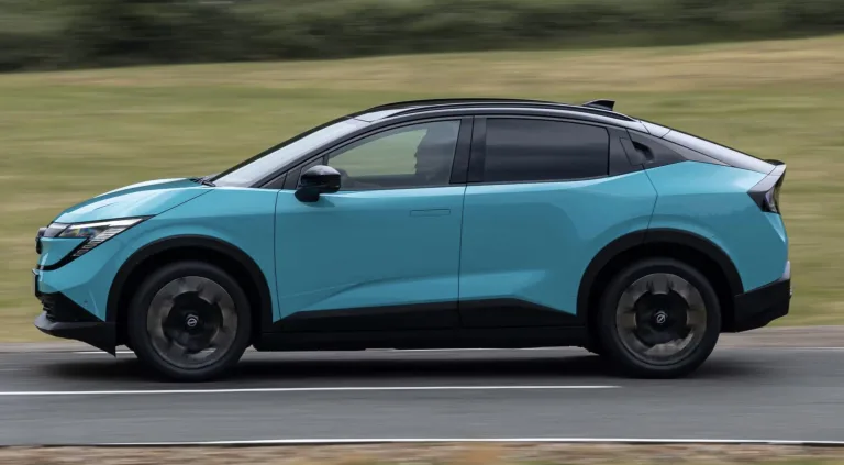 Nissan Leaf 2026 chega como SUV elétrico acessível com até 488 km de autonomia