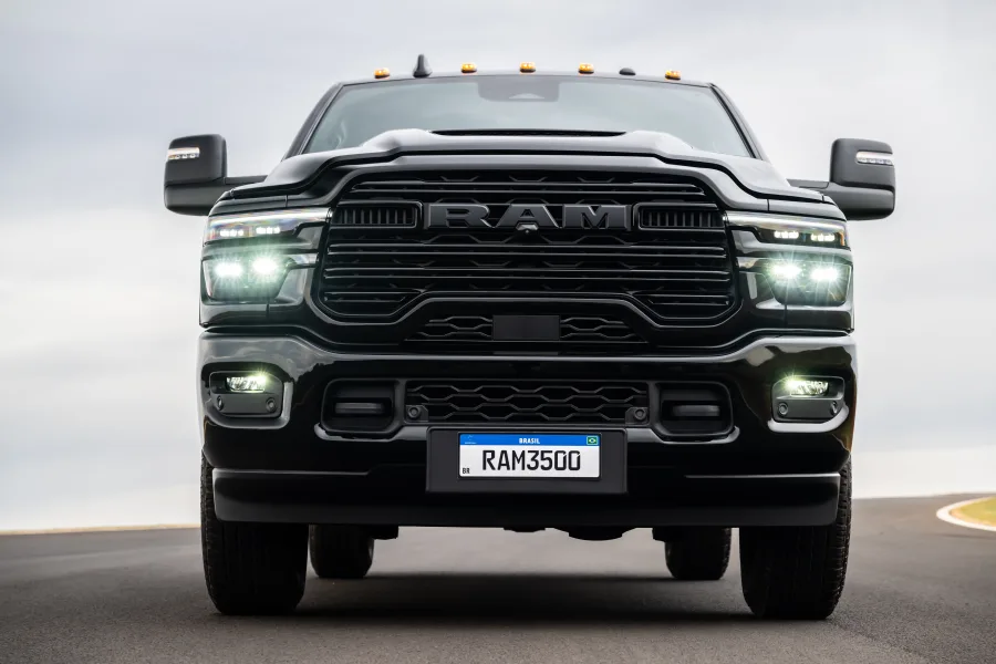 Ram 2500 e 3500 2025 chegam com motor insano, luxo extremo e reboque de até 9 toneladas