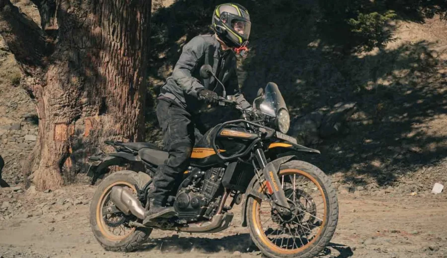 A Royal Enfield avança na criação da Himalayan bicilíndrica de 750 cc, moto mais pedida pelos clientes, que já está em testes avançados e próxima da produção.