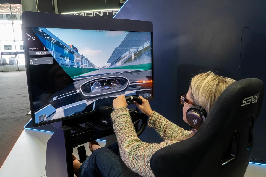 Rio Innovation Week: Stellantis aposta em tecnologia híbrida nacional com etanol e energia limpa no Brasil