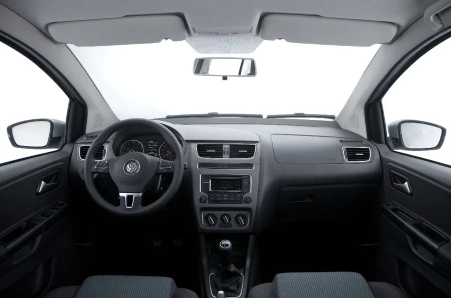 Com câmbio manual de 5 marchas e tração dianteira, o hatch compacto é ideal para quem busca desempenho equilibrado e economia no dia a dia urbano.