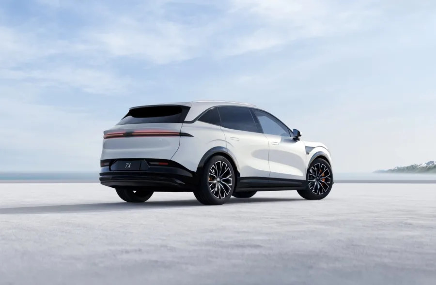 Com rede em expansão e garantias de até oito anos para as baterias, a Zeekr busca consolidar-se entre os elétricos premium no mercado nacional.