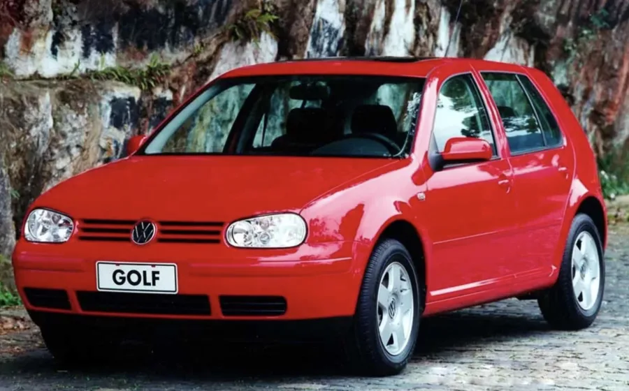 Por que o VW Golf 1.6 2002 continua chamando atenção no mercado de usados