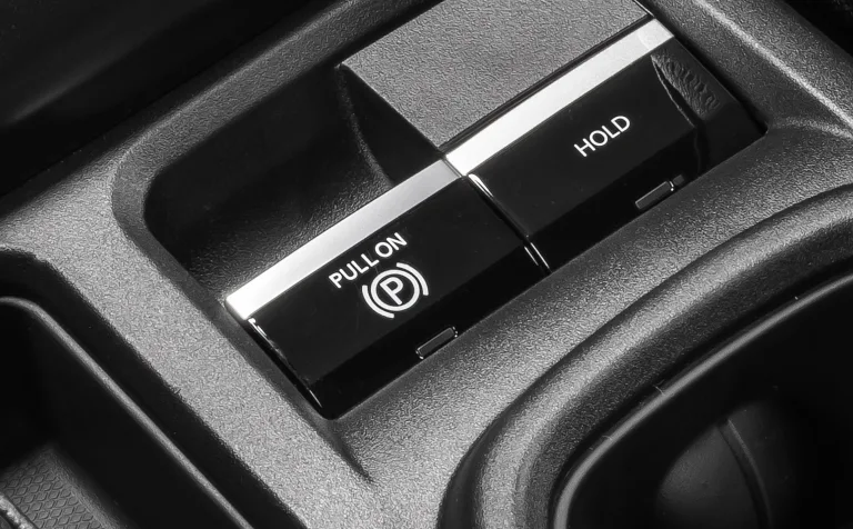 Fiat Toro 2026 abandona freio de mão pelo freio eletrônico, mas isso é realmente bom?