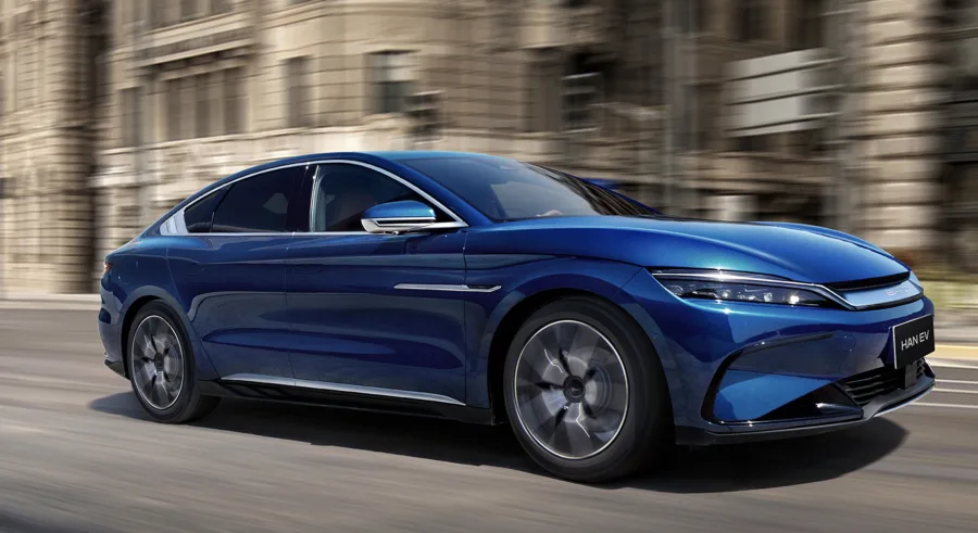 Xi Jinping alerta para risco de colapso na indústria de carros elétricos após queda histórica nos preços