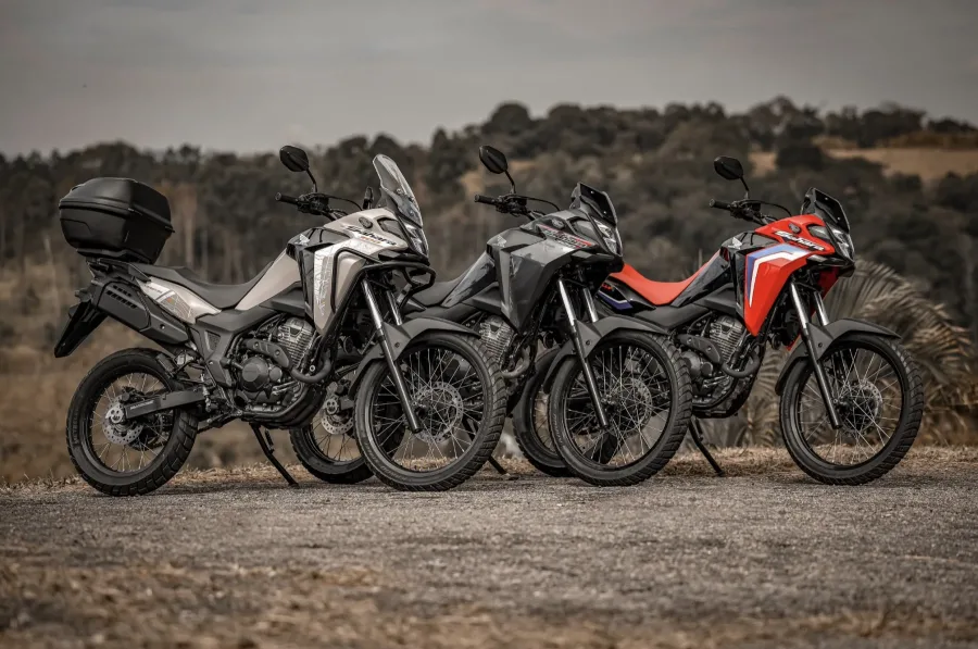 Nova Honda XRE 300 Sahara 2026 chega em setembro com visual renovado e preços