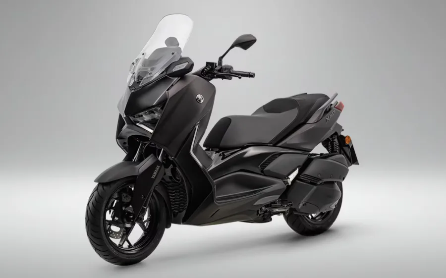 Yamaha XMAX 300 Connected chega no Brasil com motor de 27,9 cv e painel digital integrado