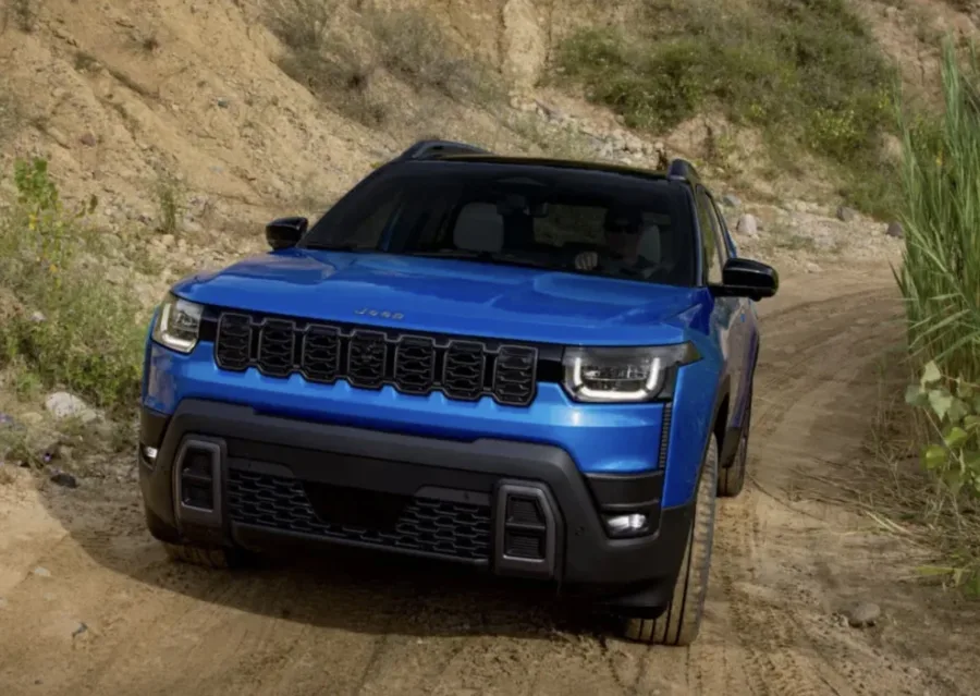 Jeep Cherokee 2026 chega híbrido com até 18 km/l e preço abaixo do Commander nos EUA