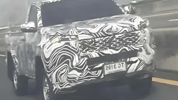 Toyota Hilux 2026 cabine simples ganha frente unificada e estreia prevista para o Brasil em 2026