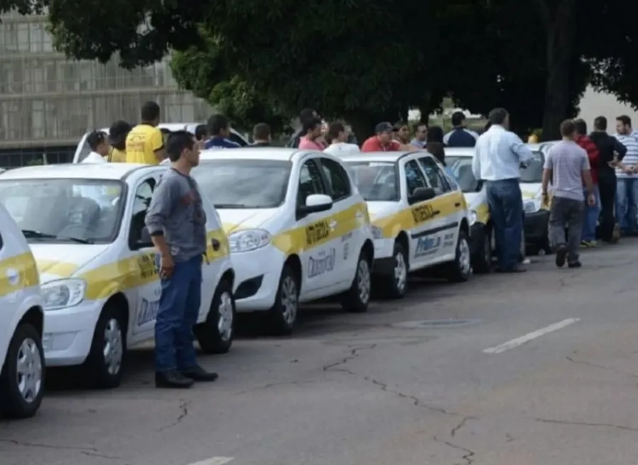 Novo trabalho do futuro? Personal instrutor pode reduzir custo da CNH e desafiar monopólio das autoescolas