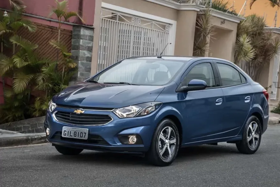 O motor 1.4 flex do Prisma LTZ 2019 entrega desempenho suficiente para cidade e estrada, com câmbio automático suave de seis marchas.