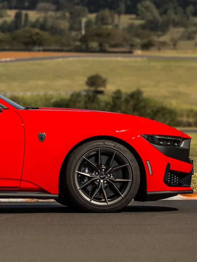 Freios Brembo e suspensão adaptativa equipam Mustang Dark Horse